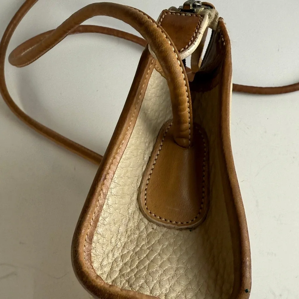 Vintage Dooney & Bourke Off White Tan AWL Leather Crossbody Bag Duck Fob